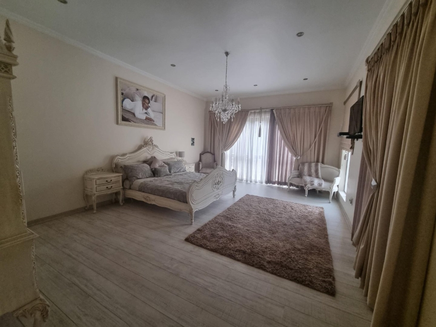 To Let 8 Bedroom Property for Rent in Xanadu North West